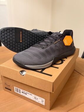 Lux Men's Charcoal Gray Training Sneakers